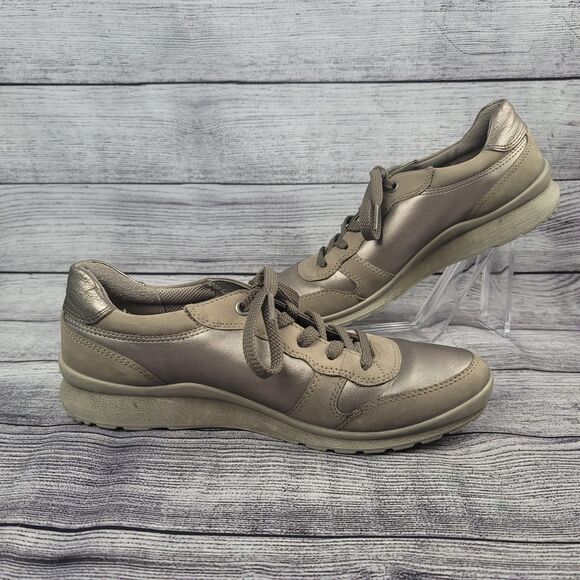 Womens Size 38 EU Ecco Mobile III Premium Shoes Beige Gold Bronze Sneakers - Picture 2 of 7